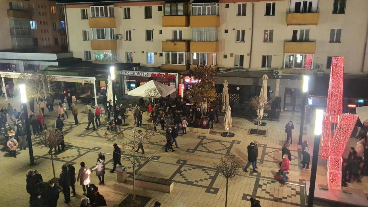 Fim Apartament Apartment Hunedoara Bagian luar foto