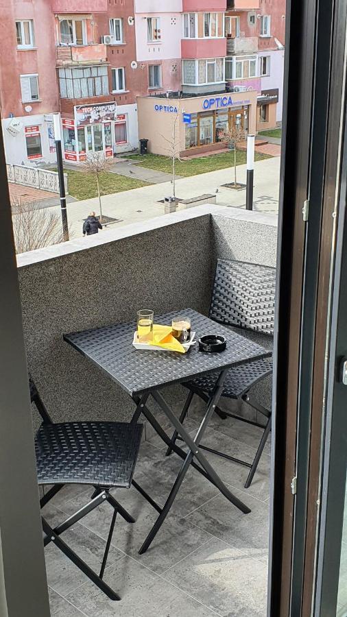 Fim Apartament Apartment Hunedoara Bagian luar foto