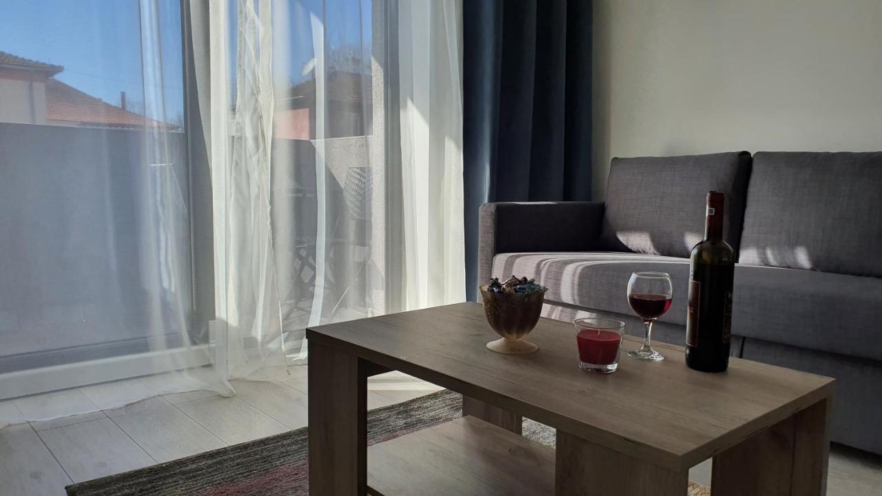 Fim Apartament Apartment Hunedoara Bagian luar foto