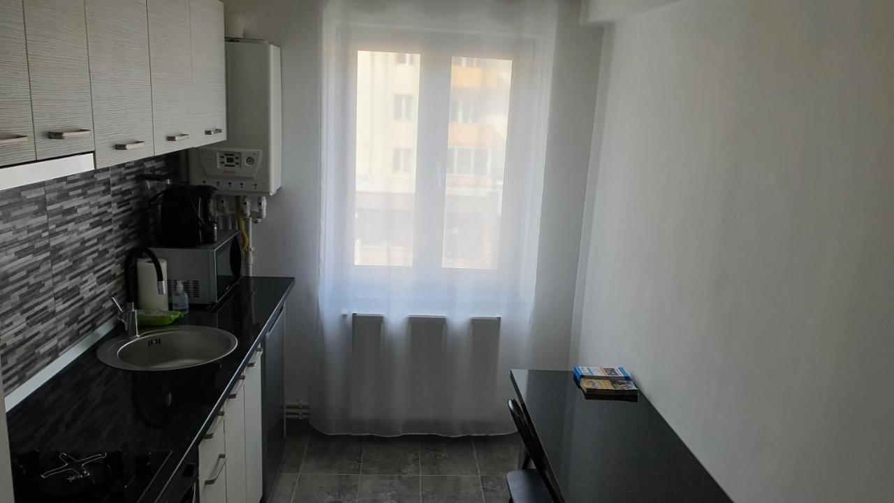Fim Apartament Apartment Hunedoara Bagian luar foto