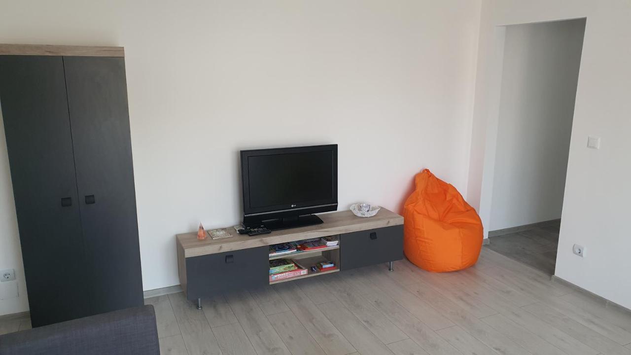 Fim Apartament Apartment Hunedoara Bagian luar foto