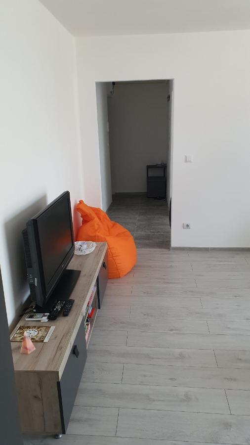 Fim Apartament Apartment Hunedoara Bagian luar foto