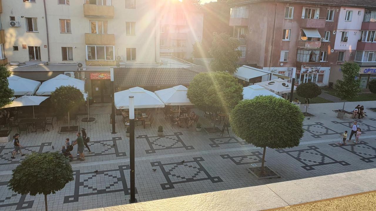 Fim Apartament Apartment Hunedoara Bagian luar foto
